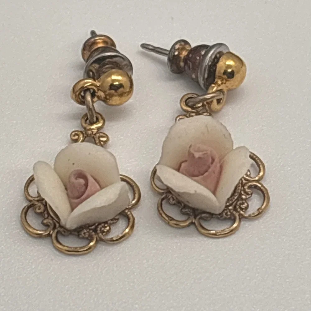 Vintage Floral‎ Dangle Earrings Gold Tone Porcelain Rose